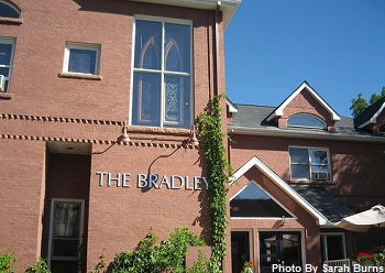 Bradley Boulder Inn Bradley Boulder Inn