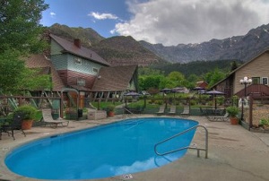 Twin Peaks Lodge Hot Springs Pool