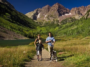 Family Hiking Maroon Bells Family Hiking Maroon Bells