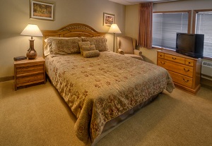 King Bed Twin Lakes King Bed Twin Lakes